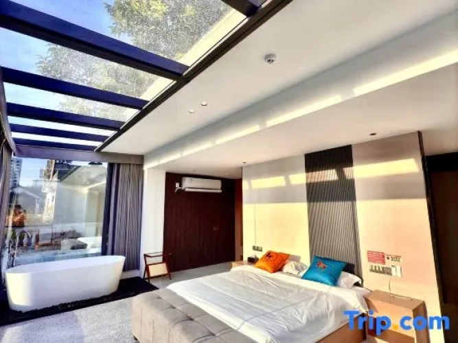 3 Bedrooms Deluxe Villa with lake view