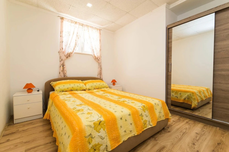 Apartments Lelu