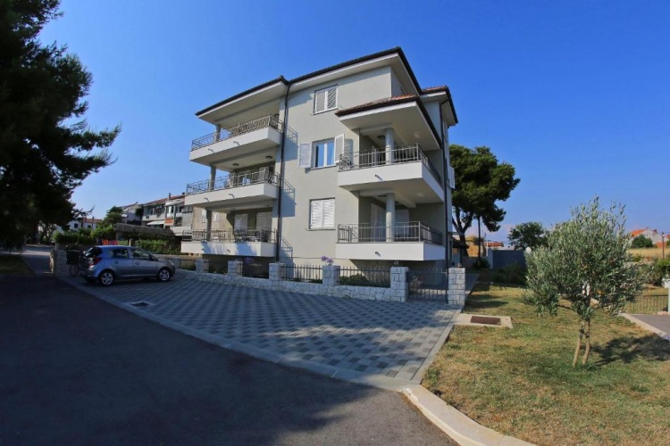 1 Bedroom Apartment with sea view