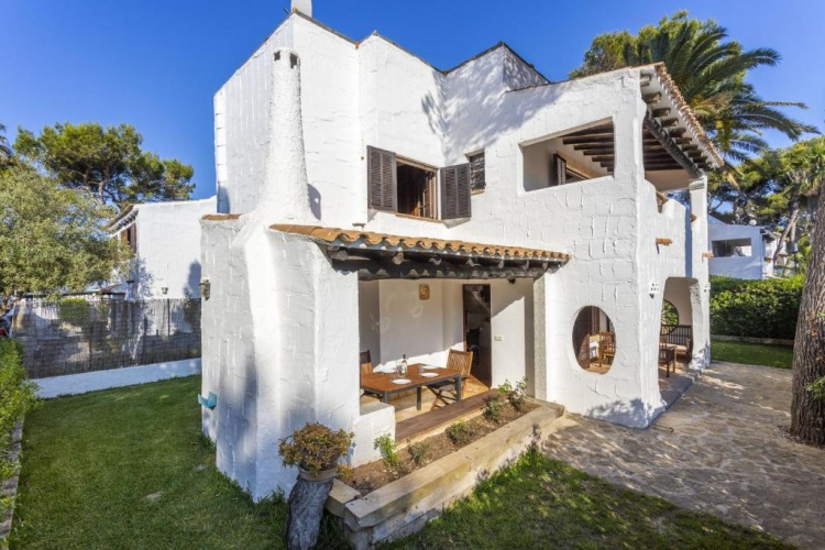 3 Bedrooms Cottage