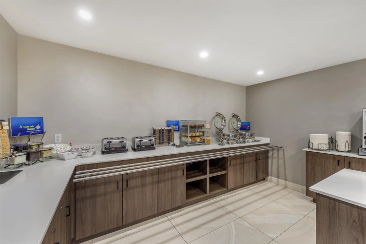 Best Western Hotel Brossard photo 27