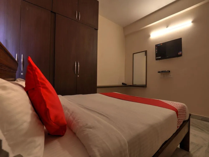 OYO 15168 Sucasa Homes