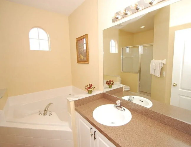 T149Bd Breezy Vista 4 Br Villa by RedAwning