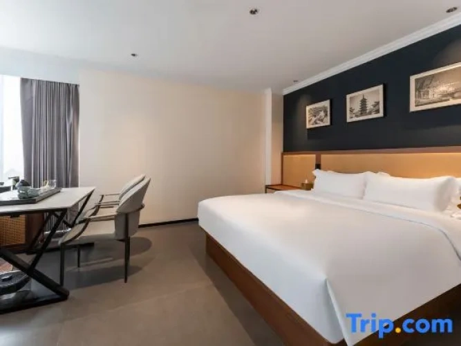 Suite with river view