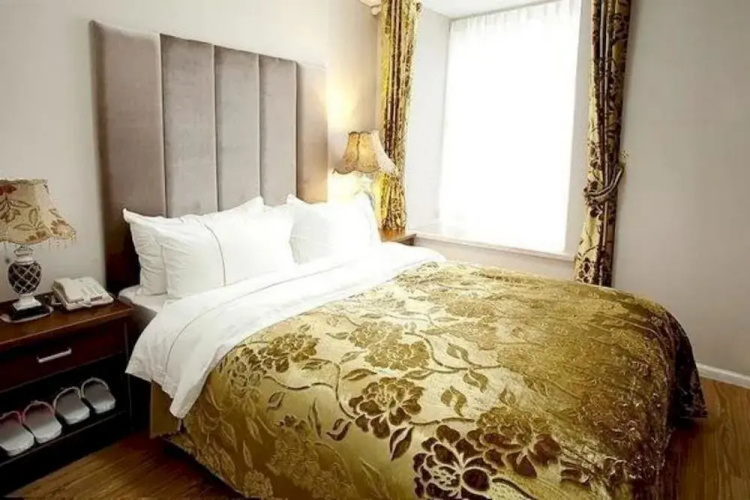Chengdu House Hotel