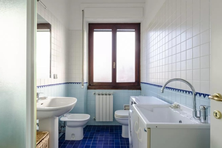 Sextuple Apartment