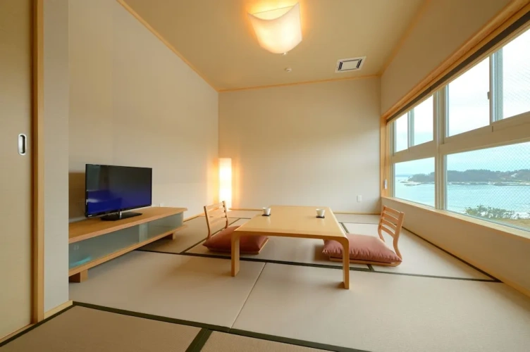 Standard room with partial ocean view