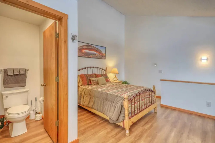 Summit View 2 Br condo by RedAwning