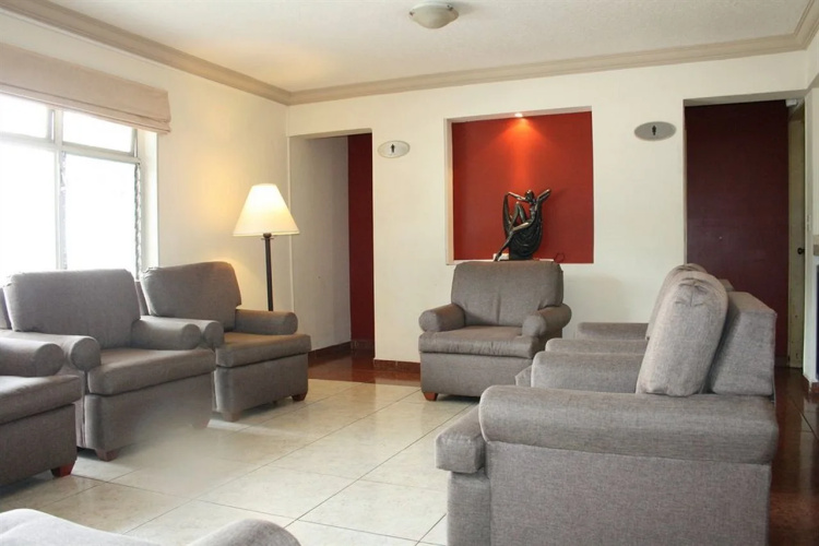 Del Marqués Hotel and Suites