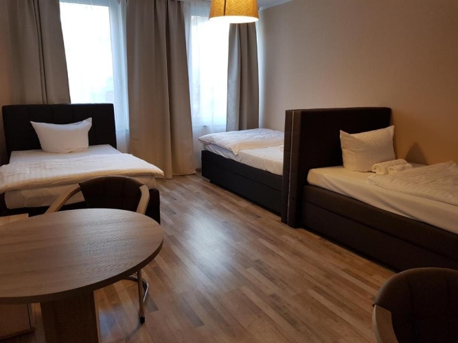 Standard Triple room