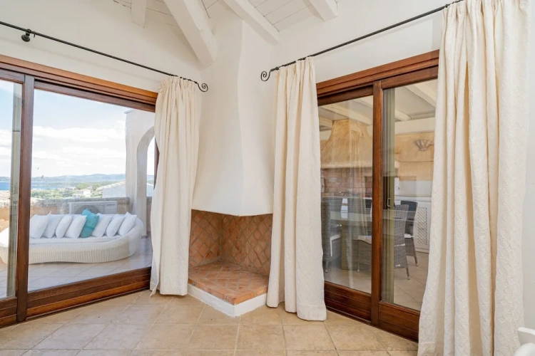 3 Bedrooms Apartment
