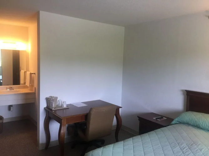 Midway Budget Inn