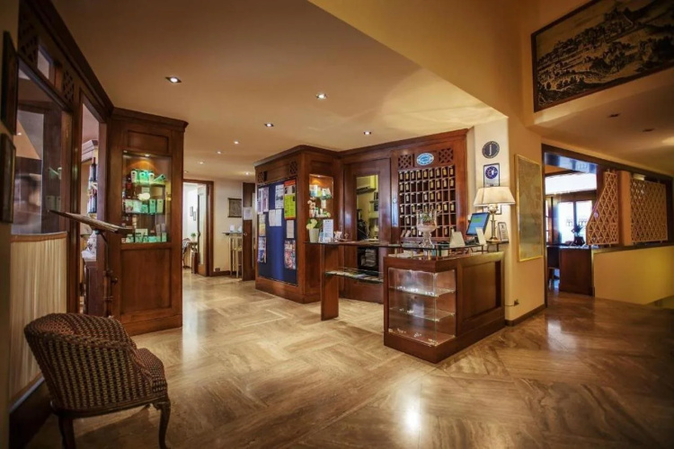 Hotel Titano