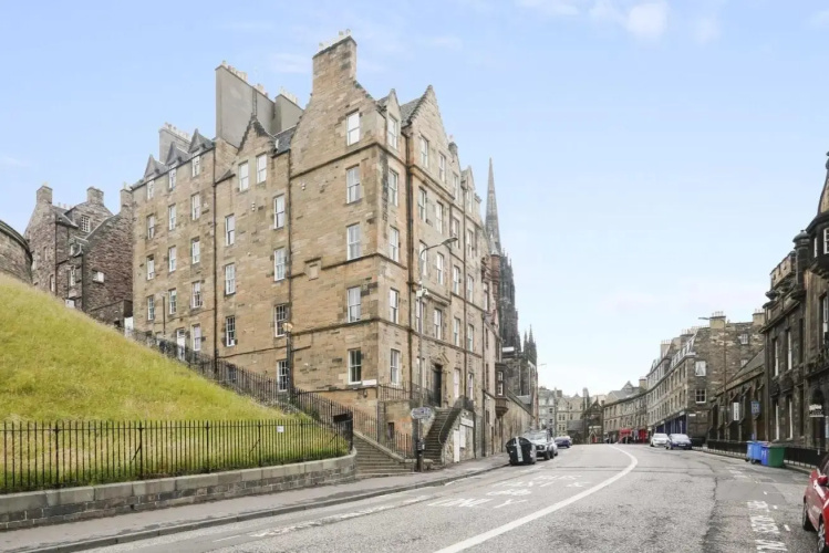 ALTIDO 2-BR Apt directly next to Edinburgh Castle