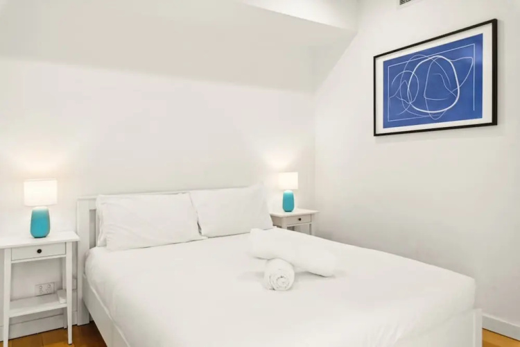 Central Art-deco 1bed With Balcony Aircon