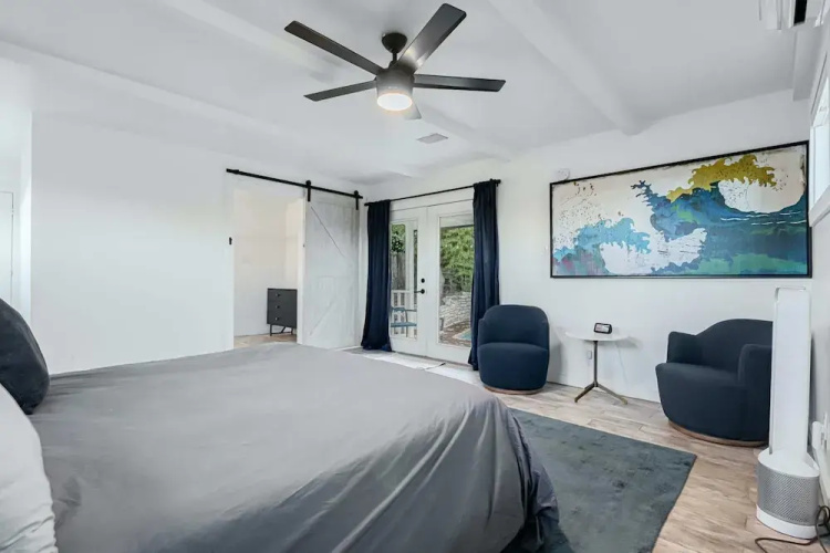 4 Bedroom Near Soco With a Private Pool & Sauna