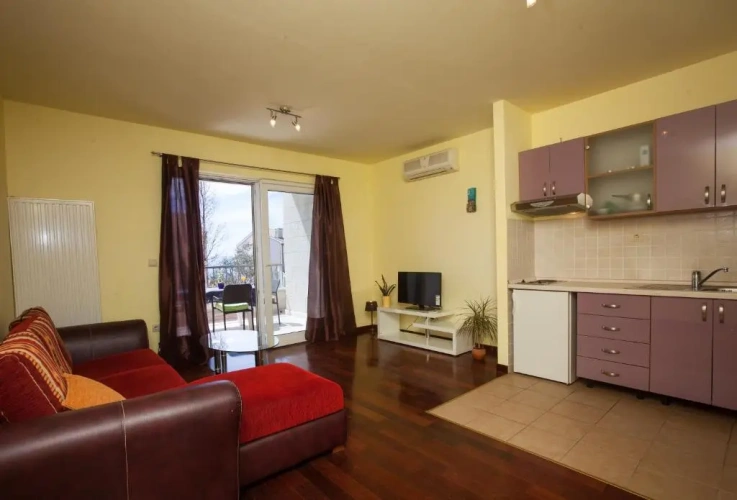 Apartment with balcony and with sea view