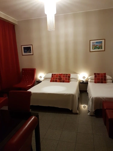 Standard Triple room