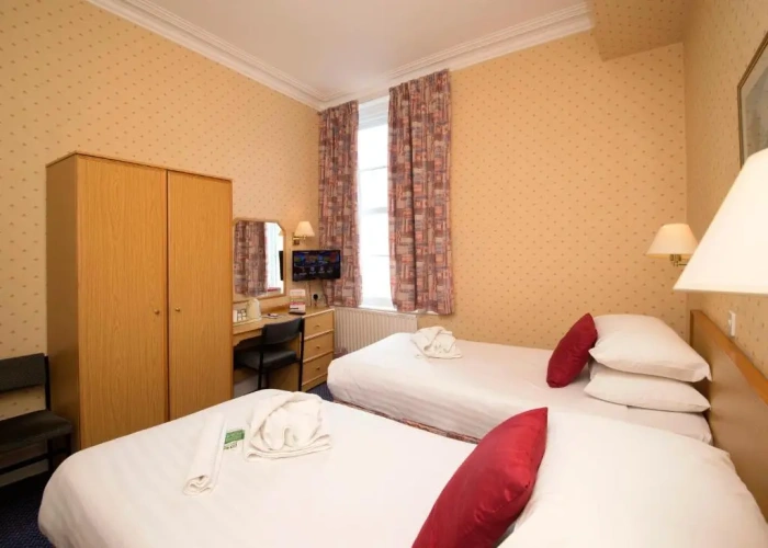 Standard Twin room with sea view
