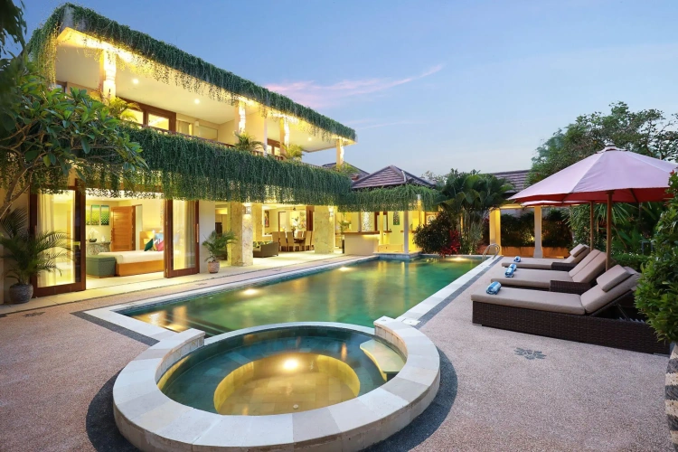 3 Bedrooms Villa
