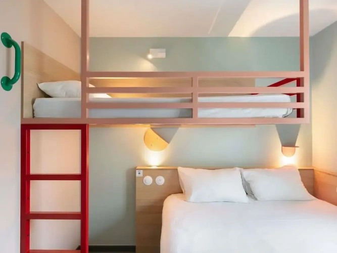 Pop Triple room