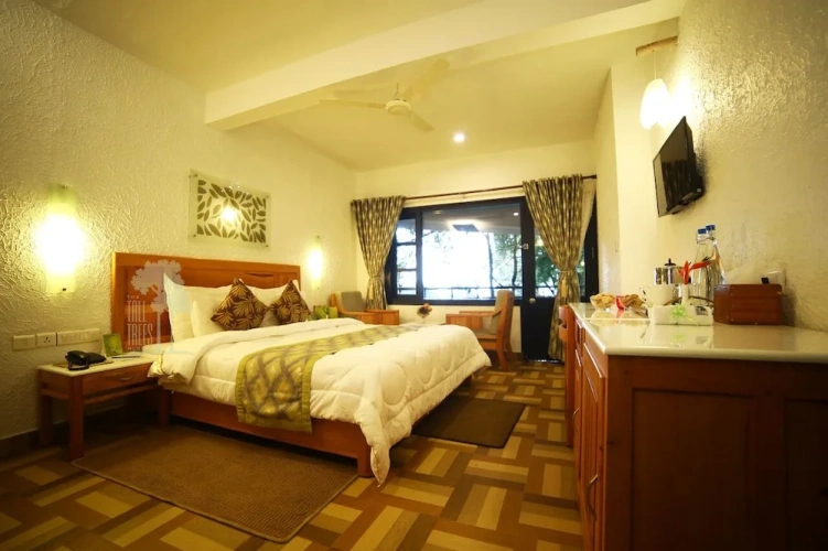 Grand room with balcony