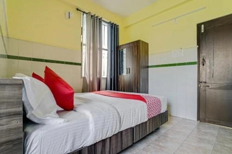 OYO 79046 Zco Residency