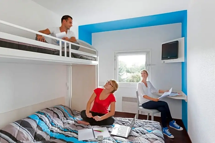 Standard Triple room