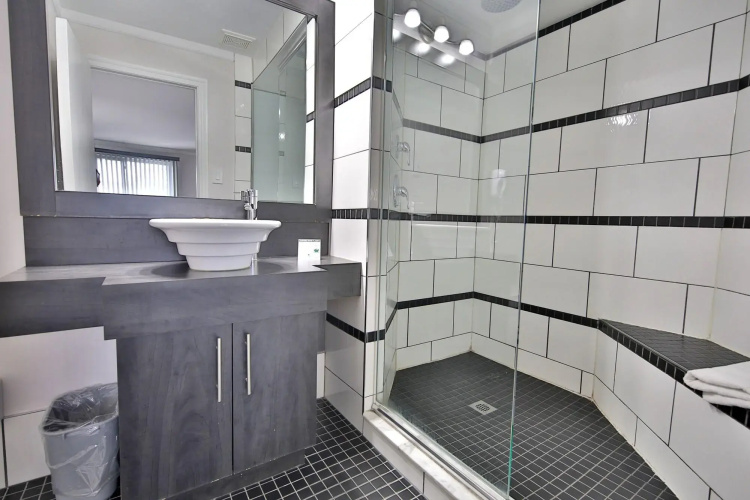 Motel Newstar Laval