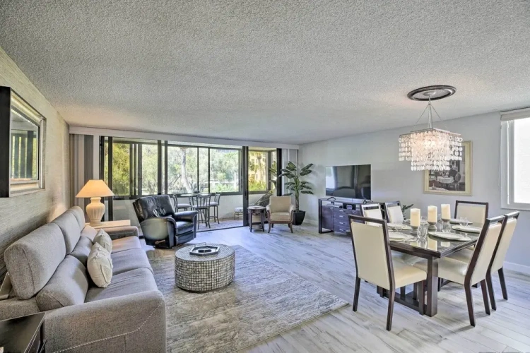 2 Bedrooms Apartment