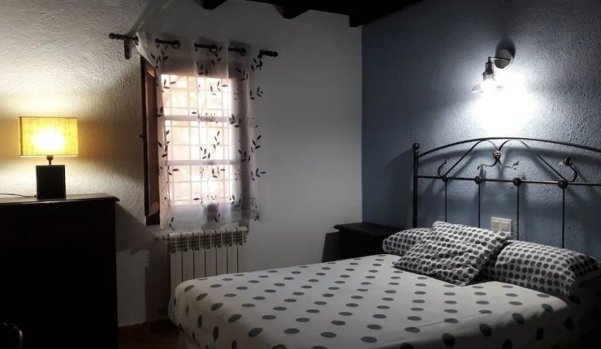 4 Bedrooms Classic Cottage