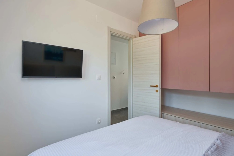 Irena Apartments