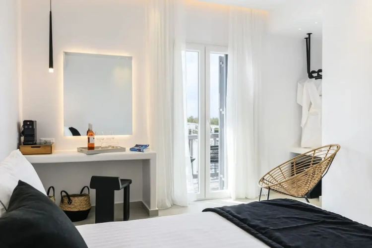 Suite with partial sea view