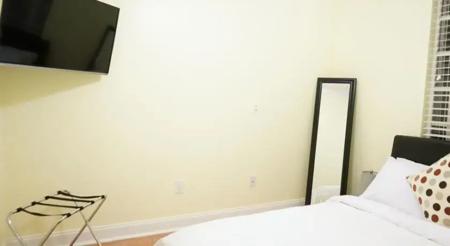 Collins Ave by South Beach Vacations