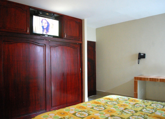 Hostal Sky