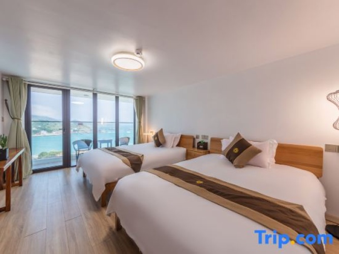 Standard Family room with sea view