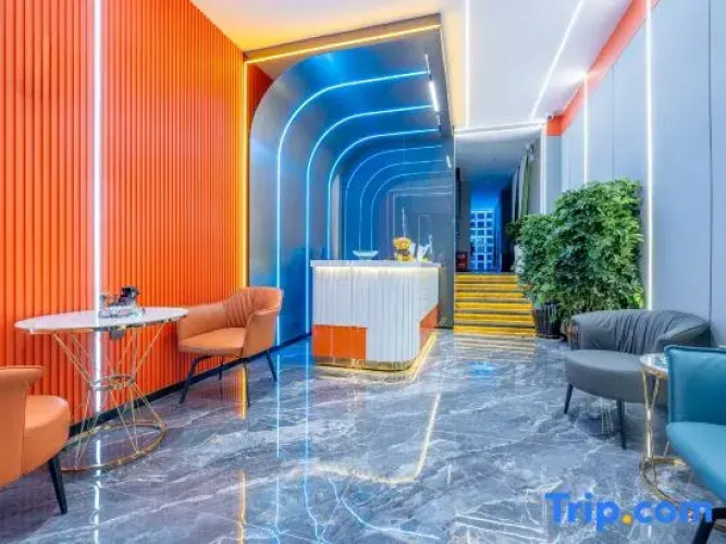 Pinyou Smart Hotel (Qujing Nancheng Store)