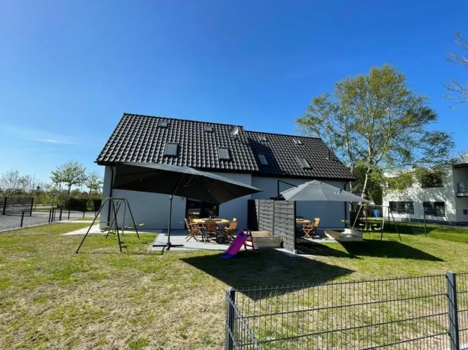 4 Bedrooms Cottage