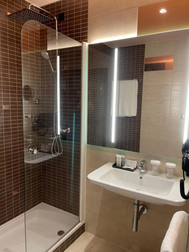 ON ALETA ROOM designed for adults photo 12