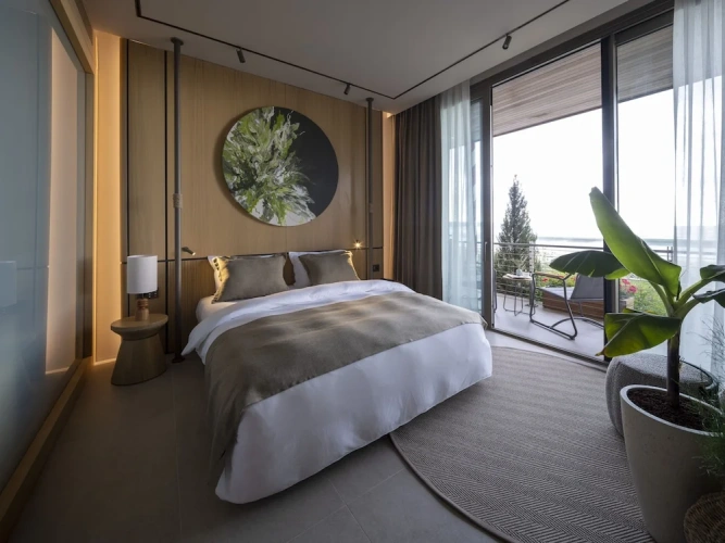 Deluxe room with balcony and with sea view