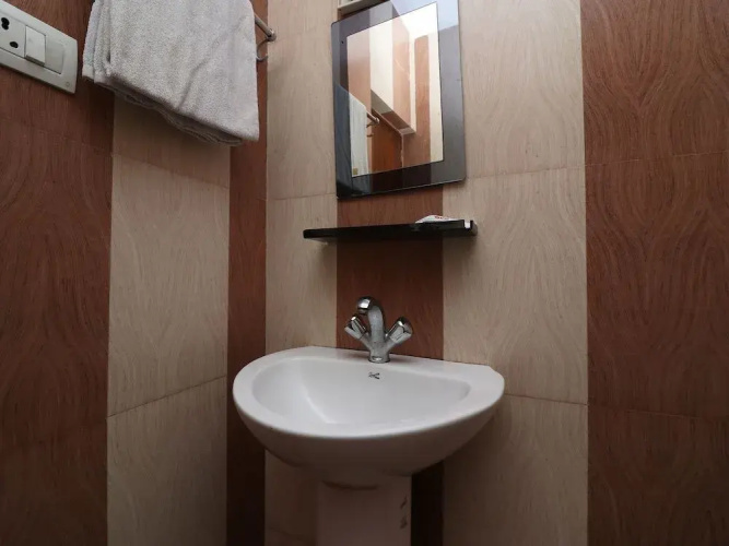 Cozycom By OYO Rooms