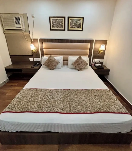 Standard Double room with city view