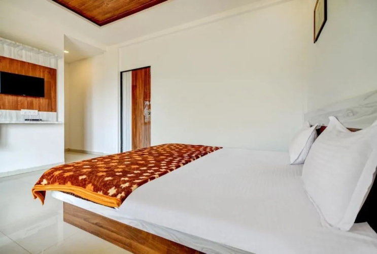 Aditya Hill View Inn