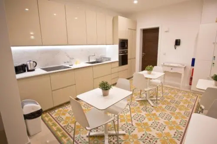 Apartment 81