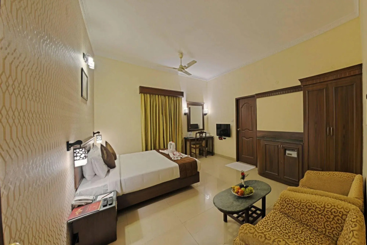 AMS Raj Palace Sundar