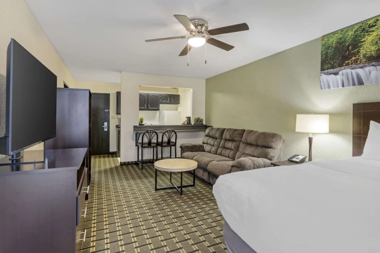 Sextuple Suite