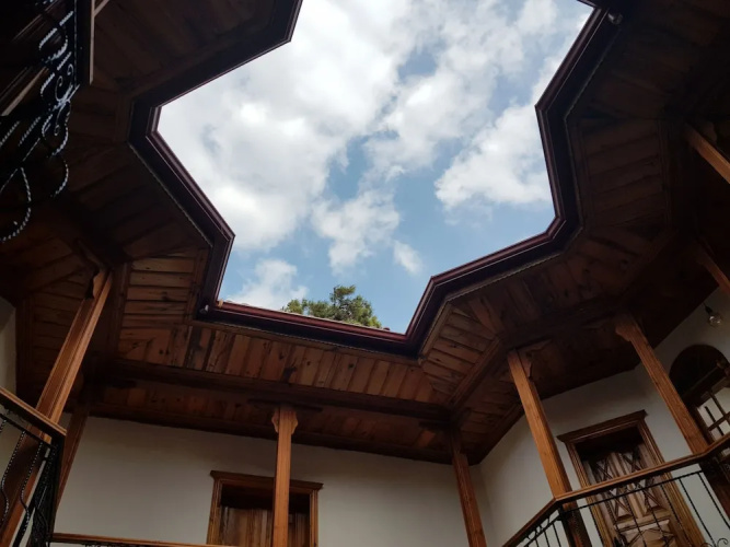 Room Kite Mansion