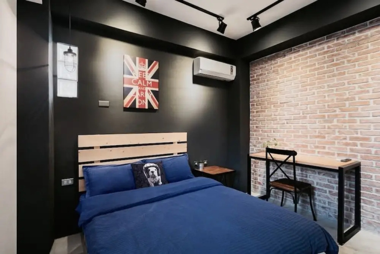 Room 5. New Yorker
