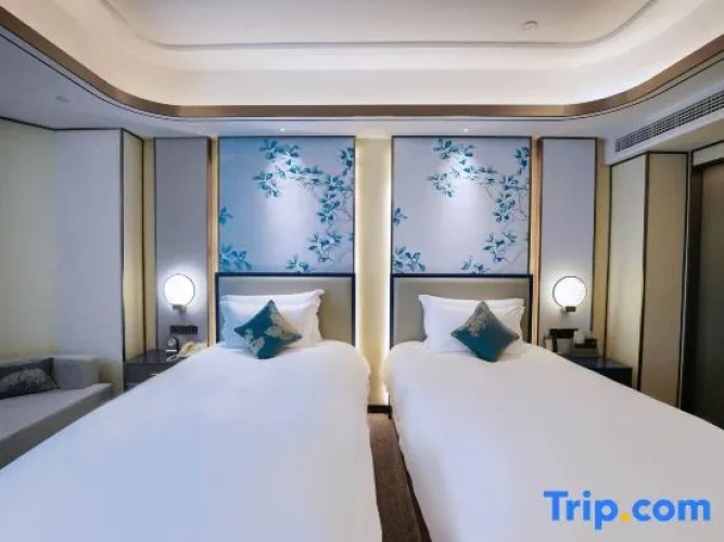 Standard Double room with view