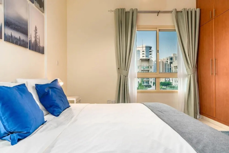 Luxe 1BD Sleeps 4 Parking Pool Gym